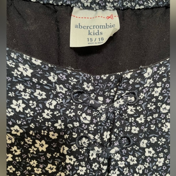 Abercrombie Kids Floral Romper - Picture 3 of 4